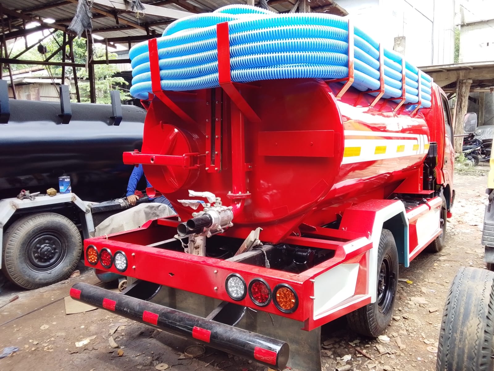 Sedot WC Bekasi - Pembersihan Septic Tank Penuh